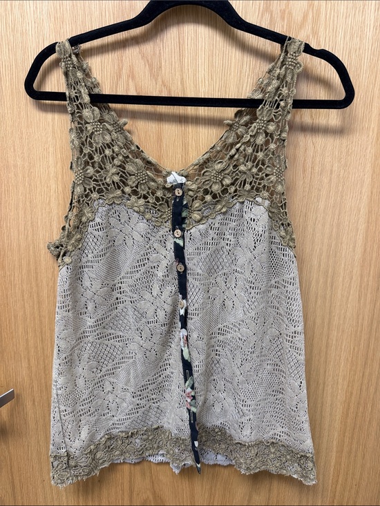 BKE Tops - Gimmicks BKE Y2K Boho Tan Crochet Lace Button-Front Camisole with Cream Lace